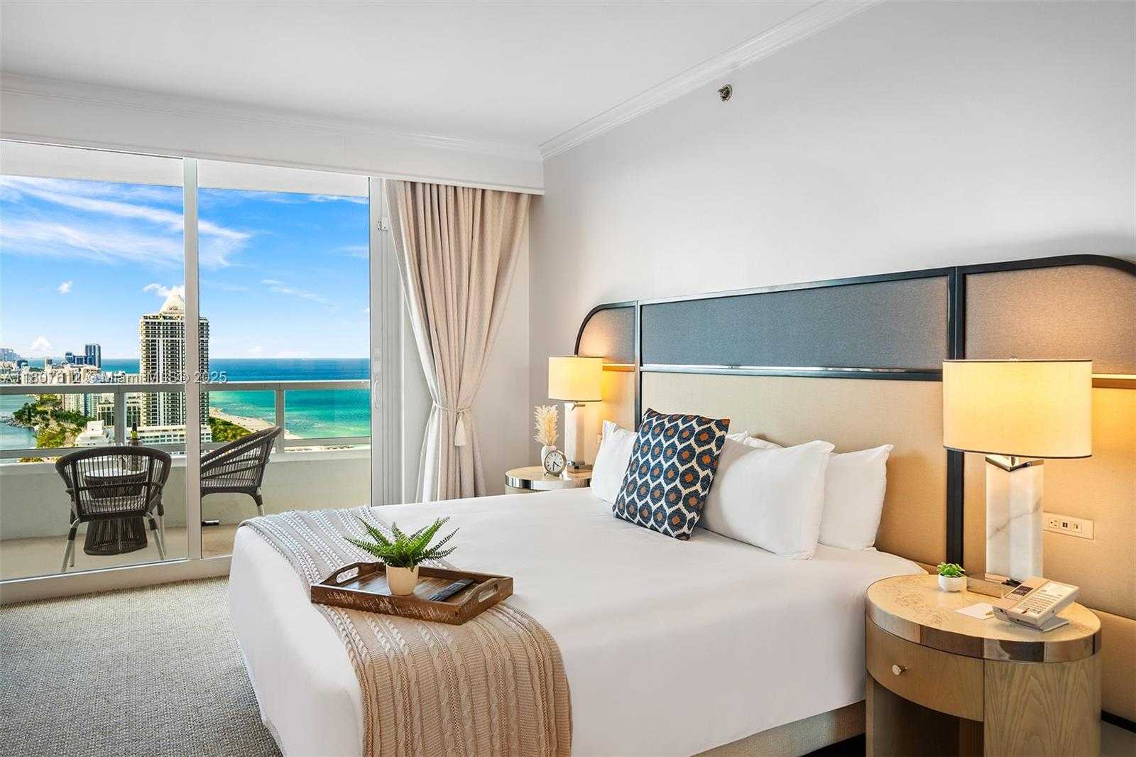 Small Image of 4401 COLLINS AVE #3505, Miami Beach Number 3