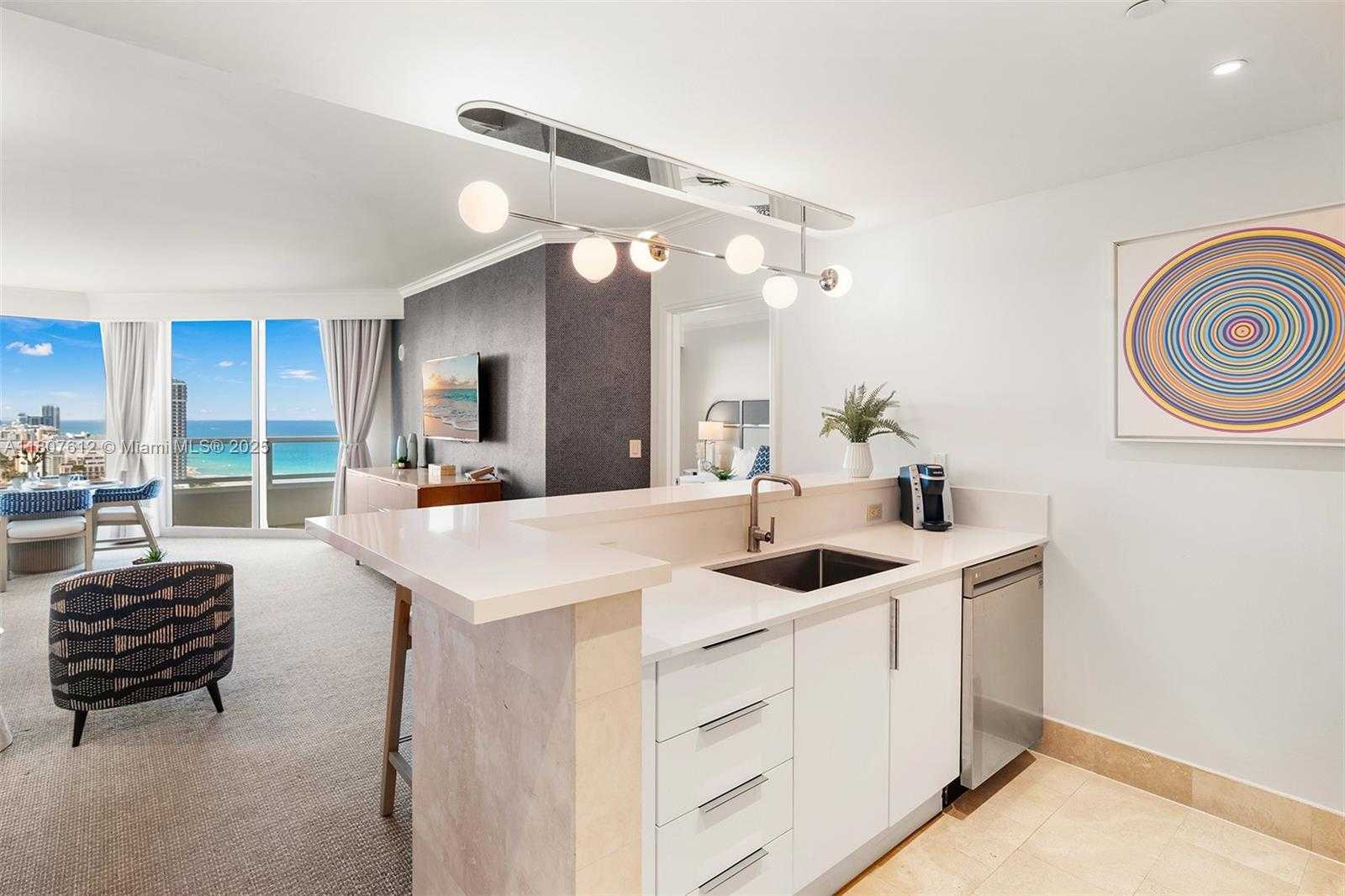 Small Image of 4401 COLLINS AVE #3505, Miami Beach Number 7