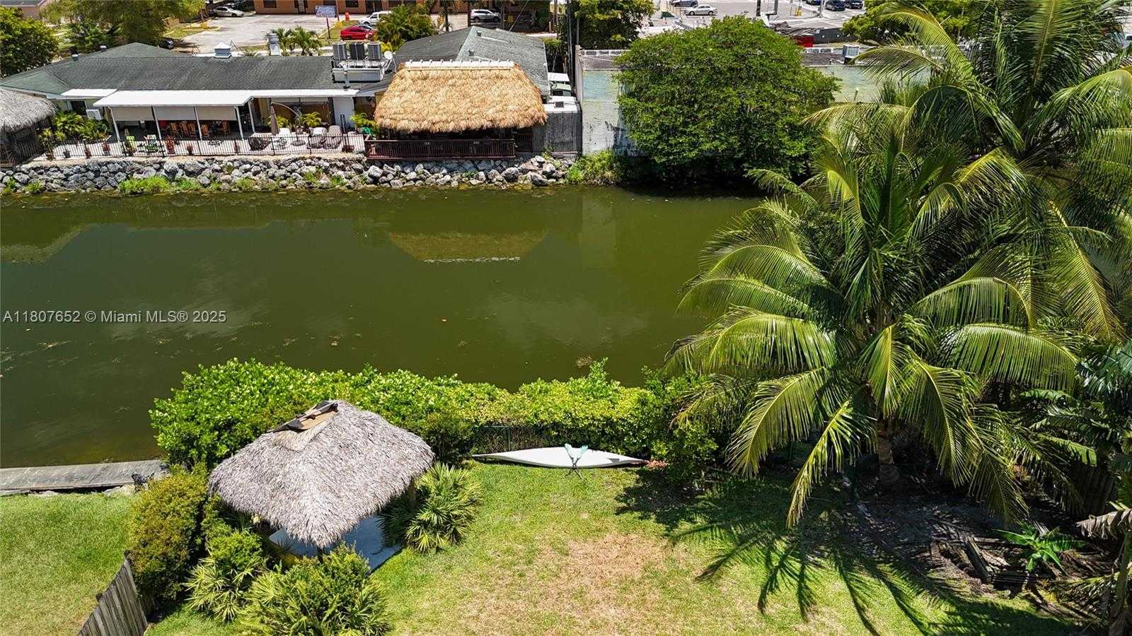 Small Image of 13521 SOUTH BISCAYNE RIVER RD, Miami Number 19