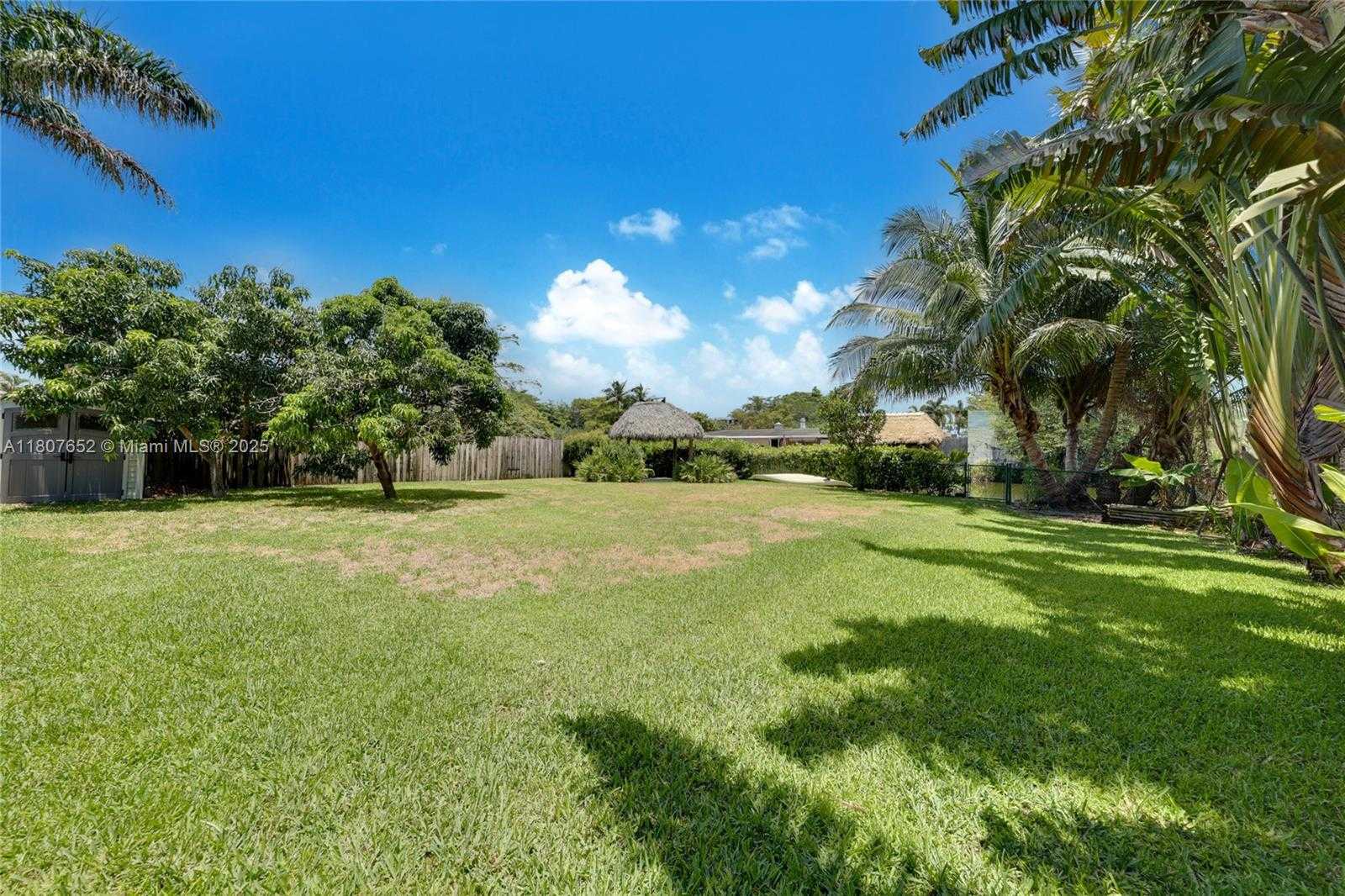 Small Image of 13521 SOUTH BISCAYNE RIVER RD, Miami Number 20
