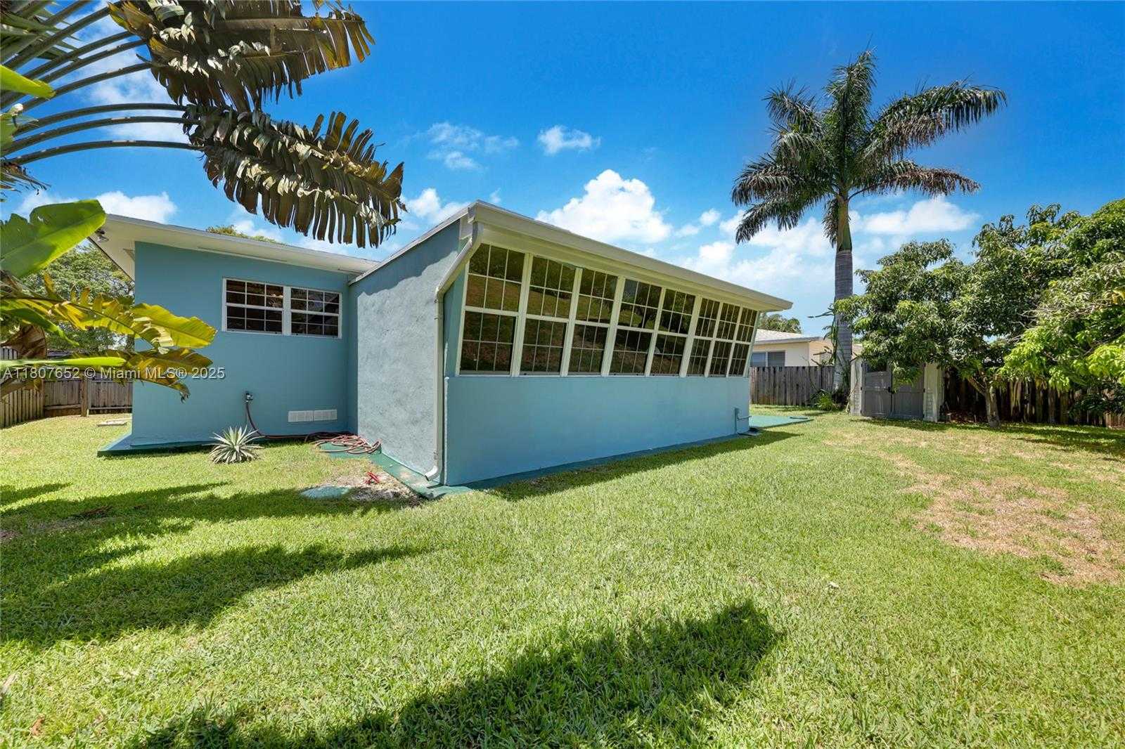 Small Image of 13521 SOUTH BISCAYNE RIVER RD, Miami Number 22
