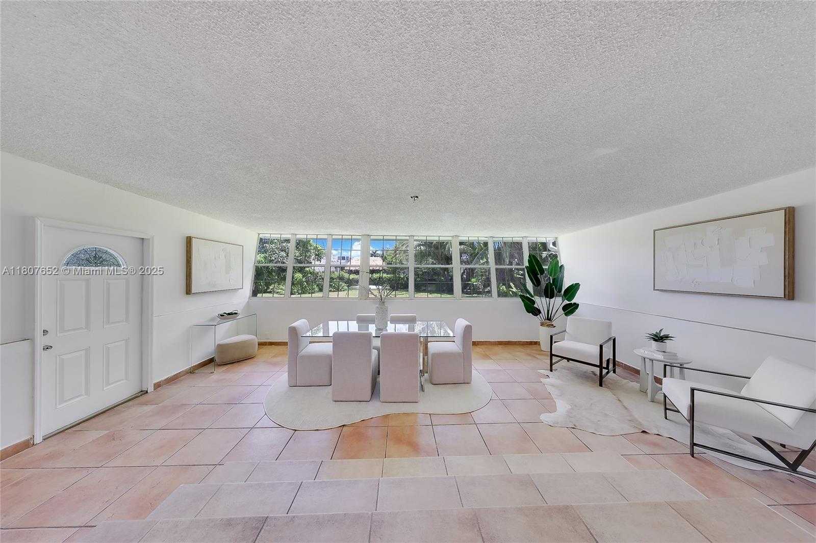 Small Image of 13521 SOUTH BISCAYNE RIVER RD, Miami Number 3