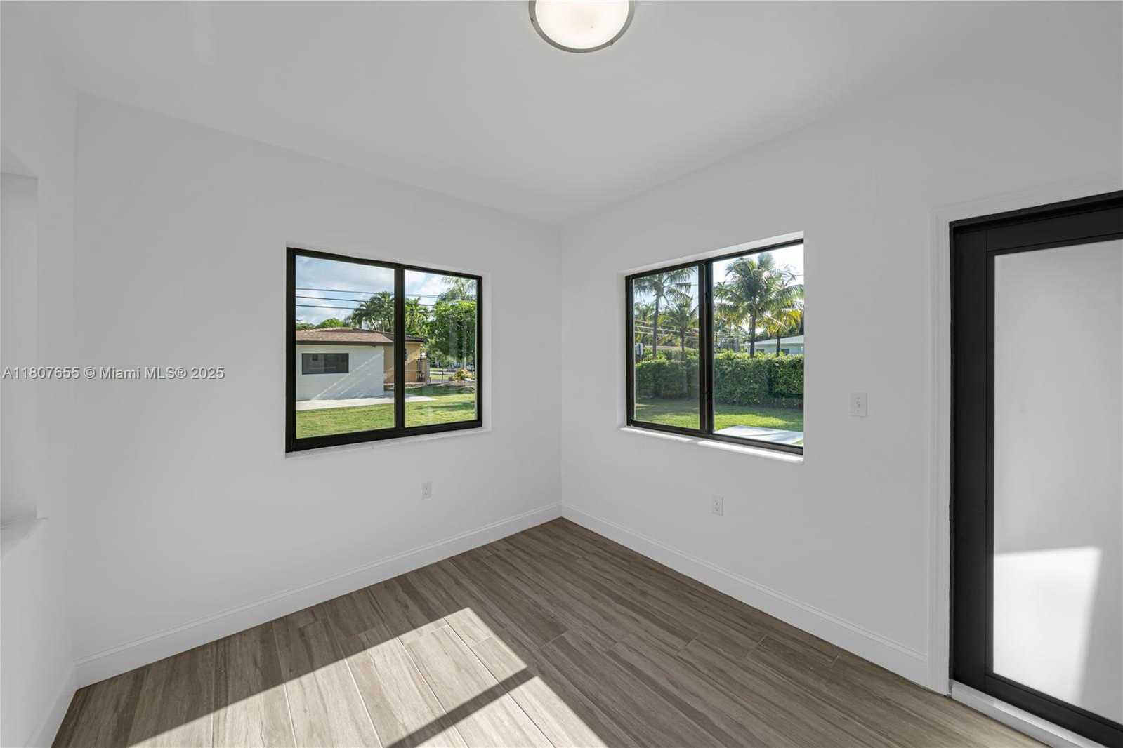 Small Image of 5805 SOUTH WEST 46TH TER, Miami Number 12