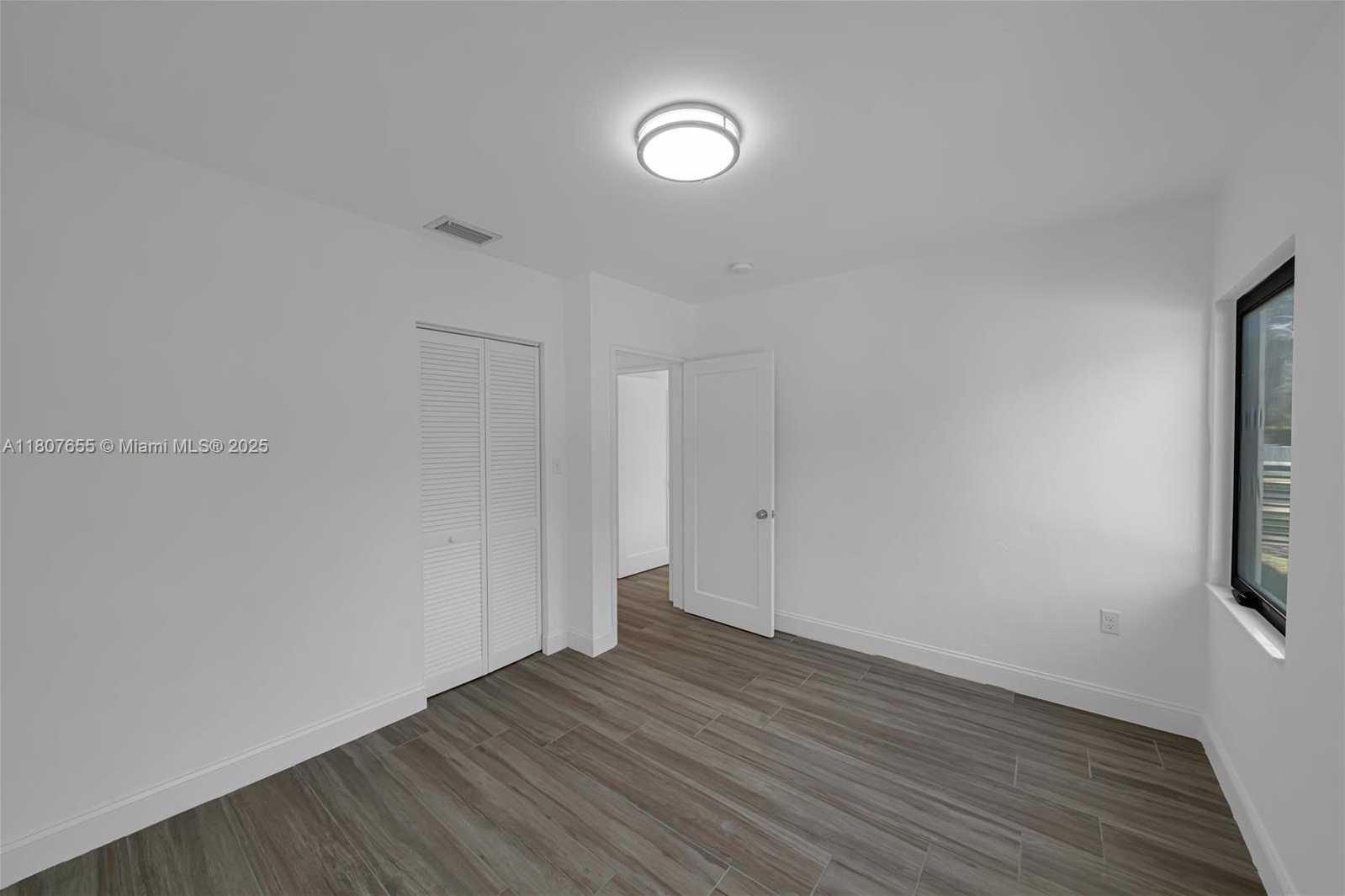 Small Image of 5805 SOUTH WEST 46TH TER, Miami Number 21