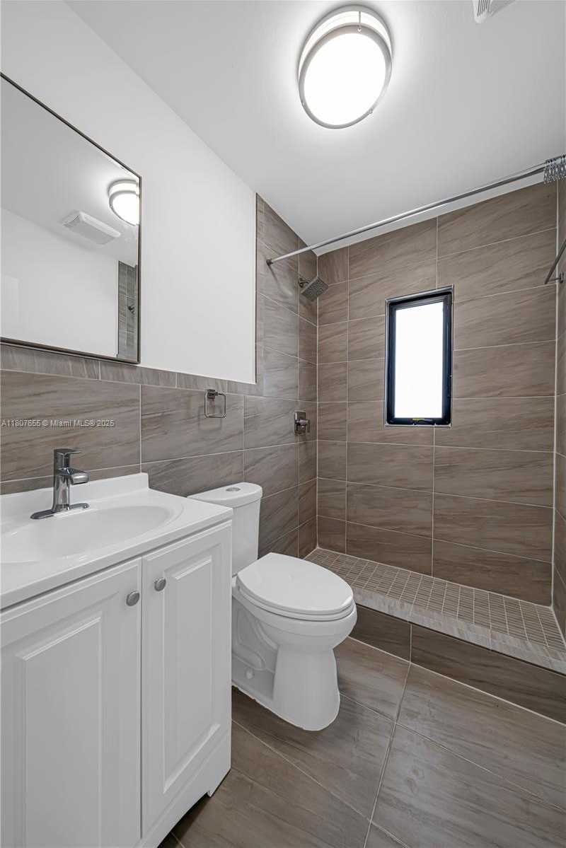 Small Image of 5805 SOUTH WEST 46TH TER, Miami Number 23