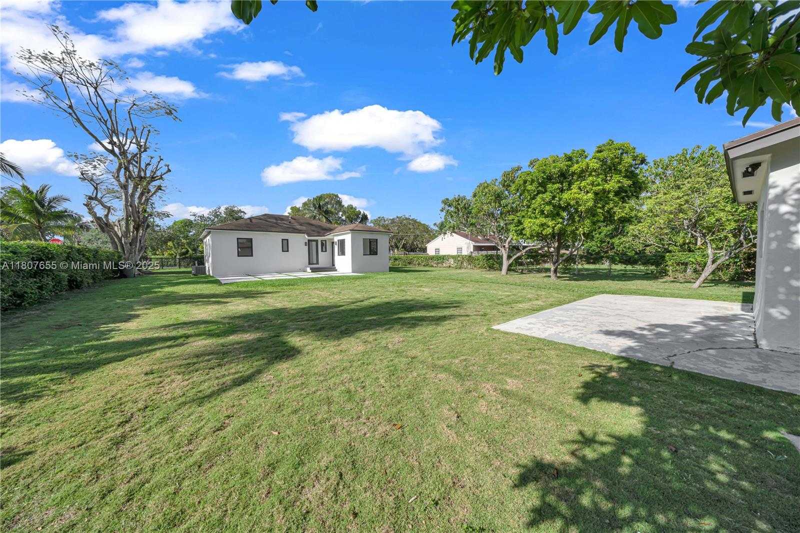 Small Image of 5805 SOUTH WEST 46TH TER, Miami Number 29