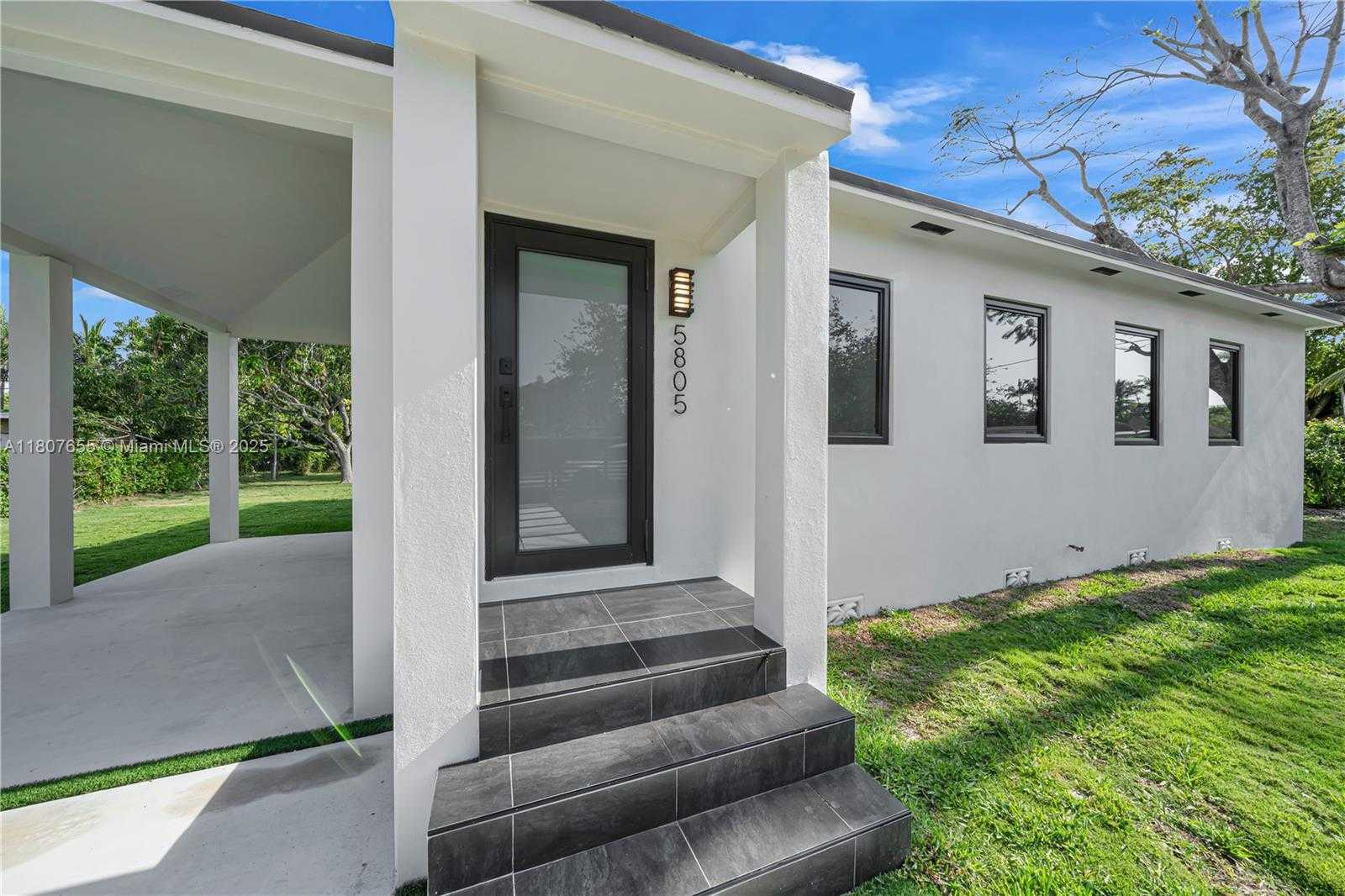 Small Image of 5805 SOUTH WEST 46TH TER, Miami Number 5