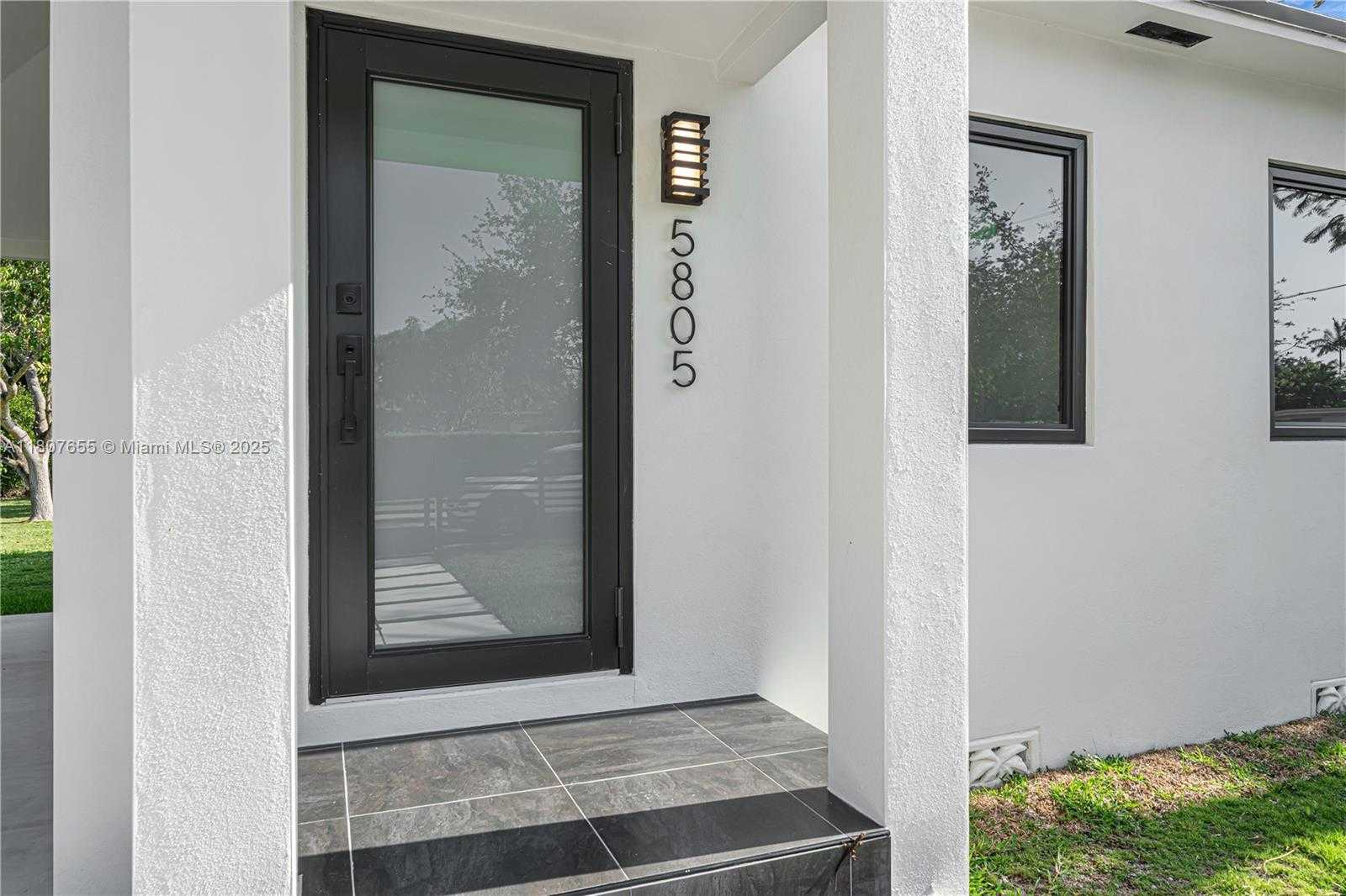 Small Image of 5805 SOUTH WEST 46TH TER, Miami Number 6