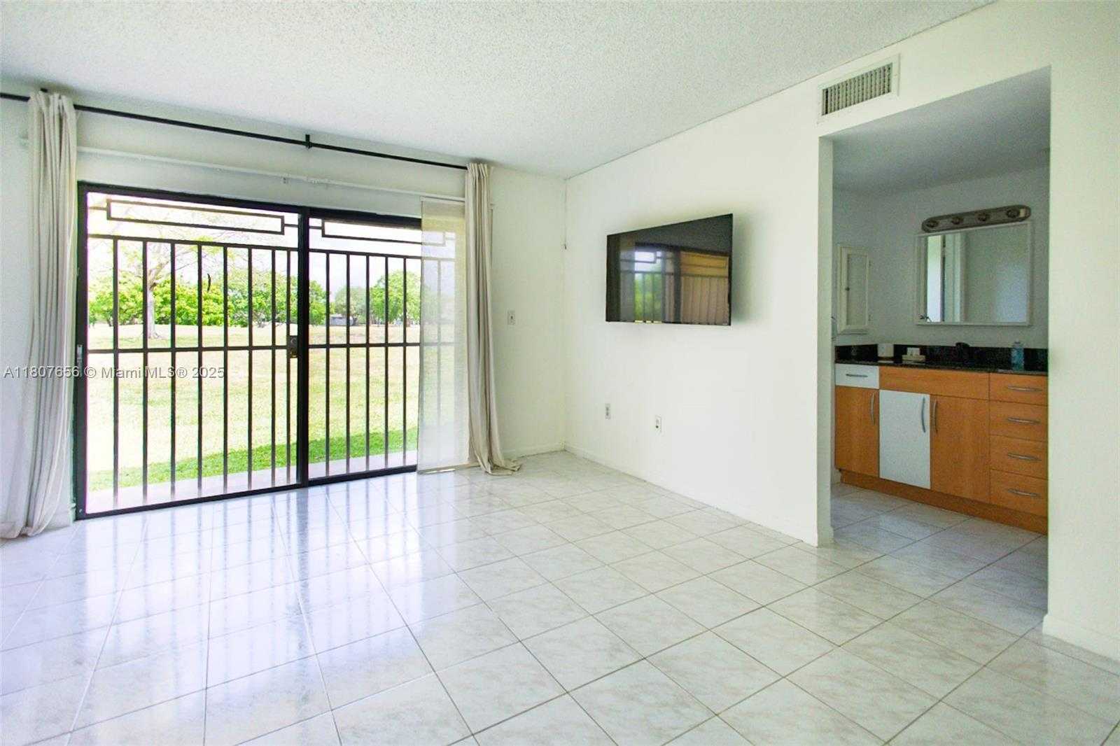 Small Image of 281 WEST PARK DR #1-8, Miami Number 13