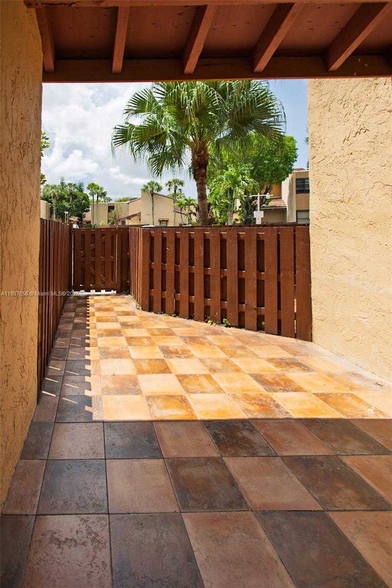 Small Image of 281 WEST PARK DR #1-8, Miami Number 15