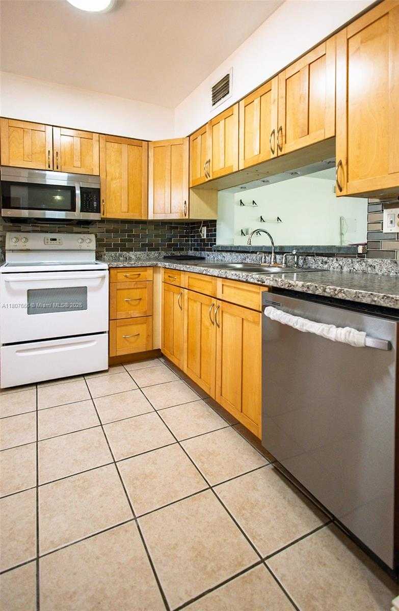 Small Image of 281 WEST PARK DR #1-8, Miami Number 5