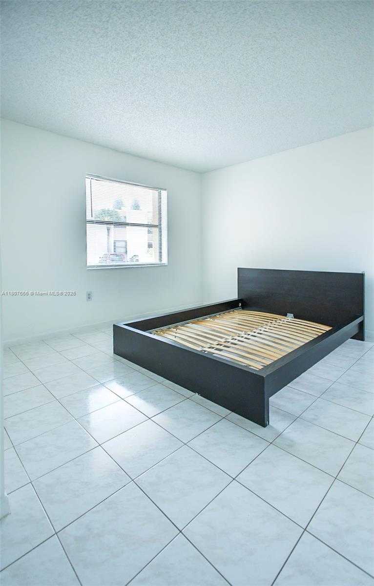 Small Image of 281 WEST PARK DR #1-8, Miami Number 7