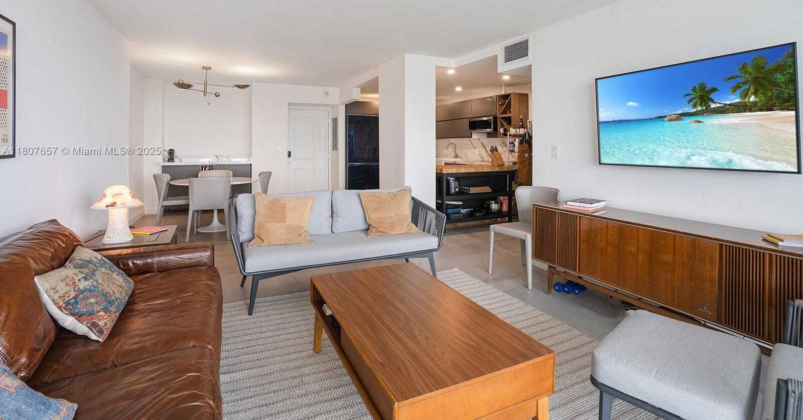 Small Image of 100 BAYVIEW DR #2125, Sunny Isles Beach Number 10