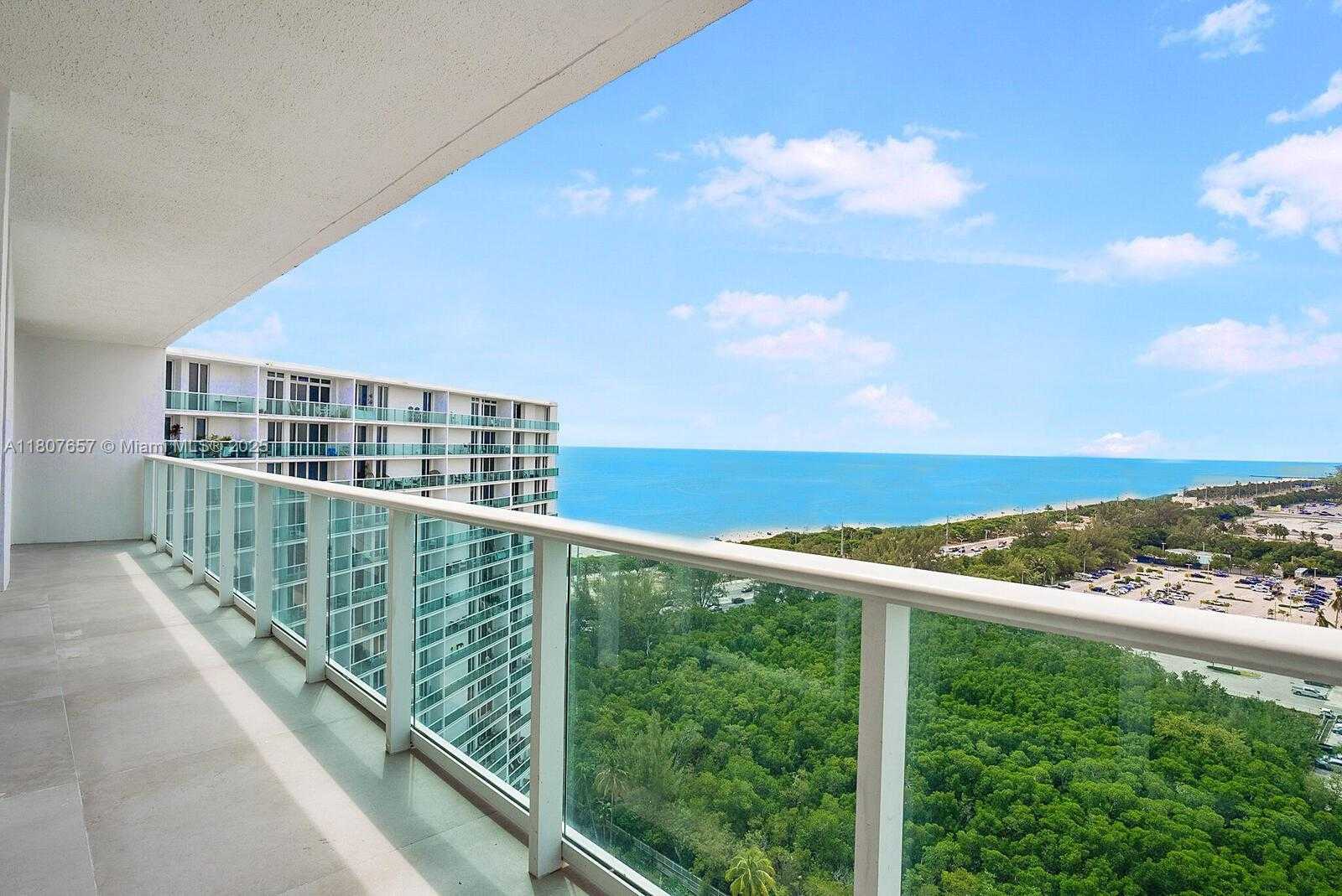 Small Image of 100 BAYVIEW DR #2125, Sunny Isles Beach Number 2