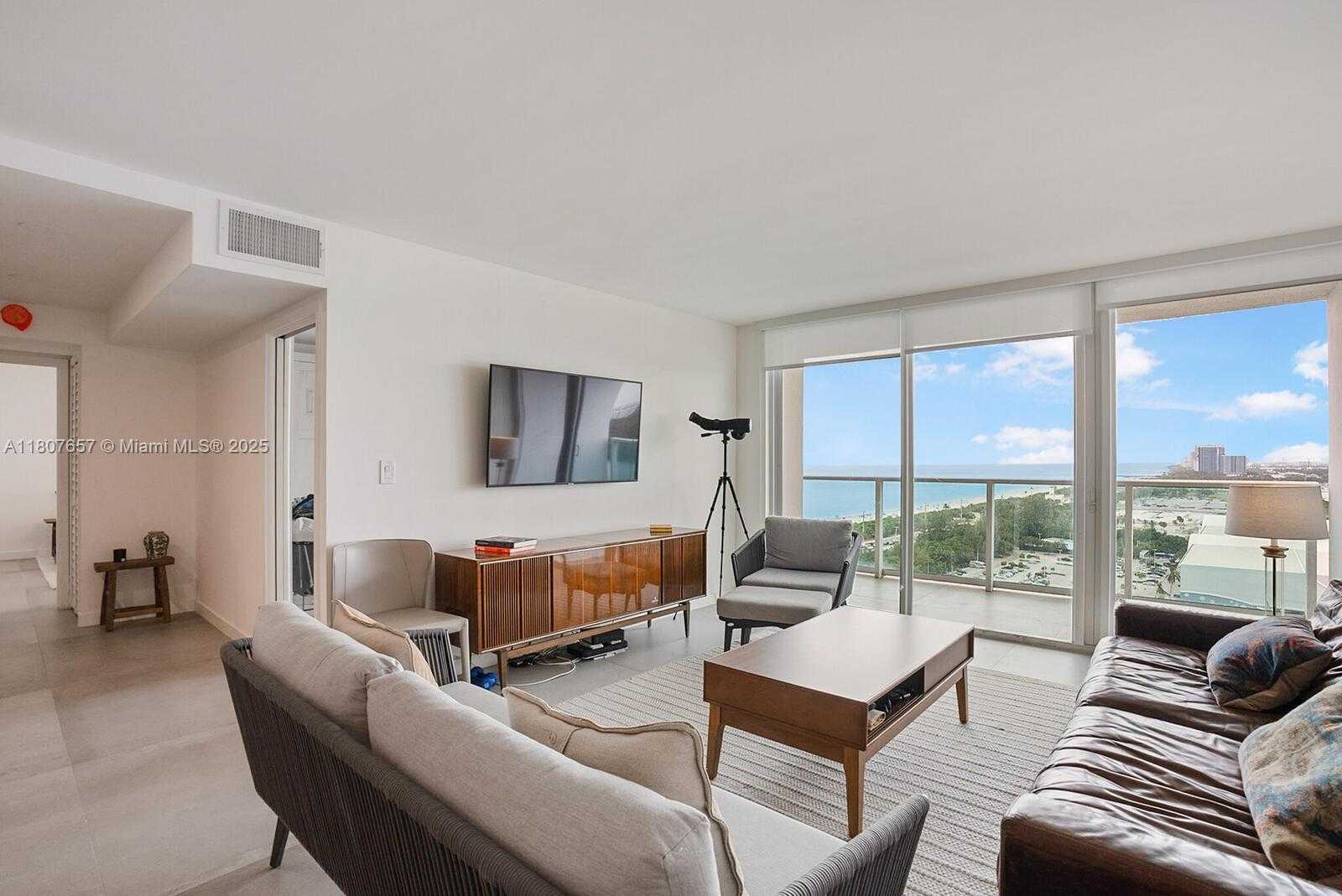 Small Image of 100 BAYVIEW DR #2125, Sunny Isles Beach Number 8