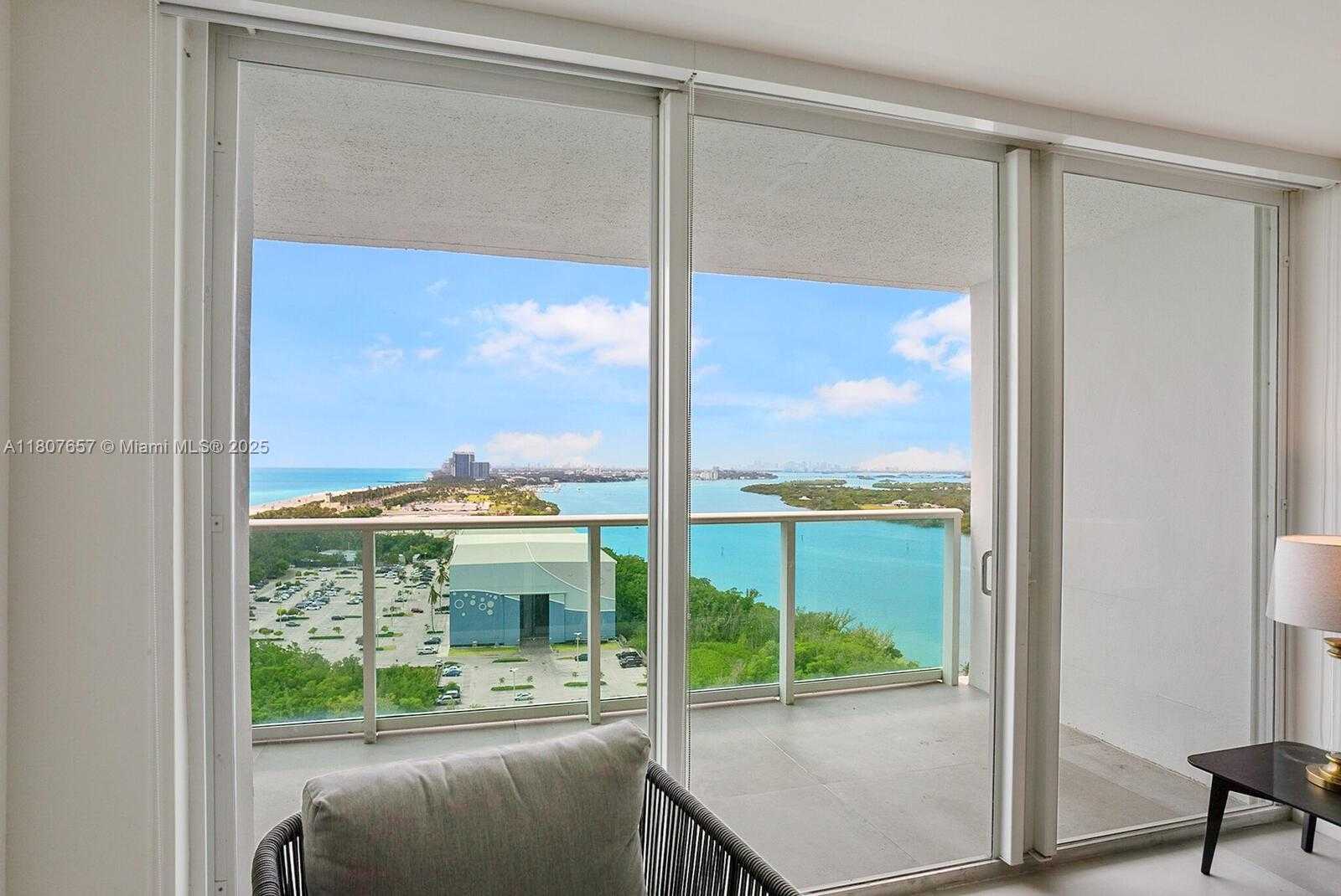 Small Image of 100 BAYVIEW DR #2125, Sunny Isles Beach Number 9