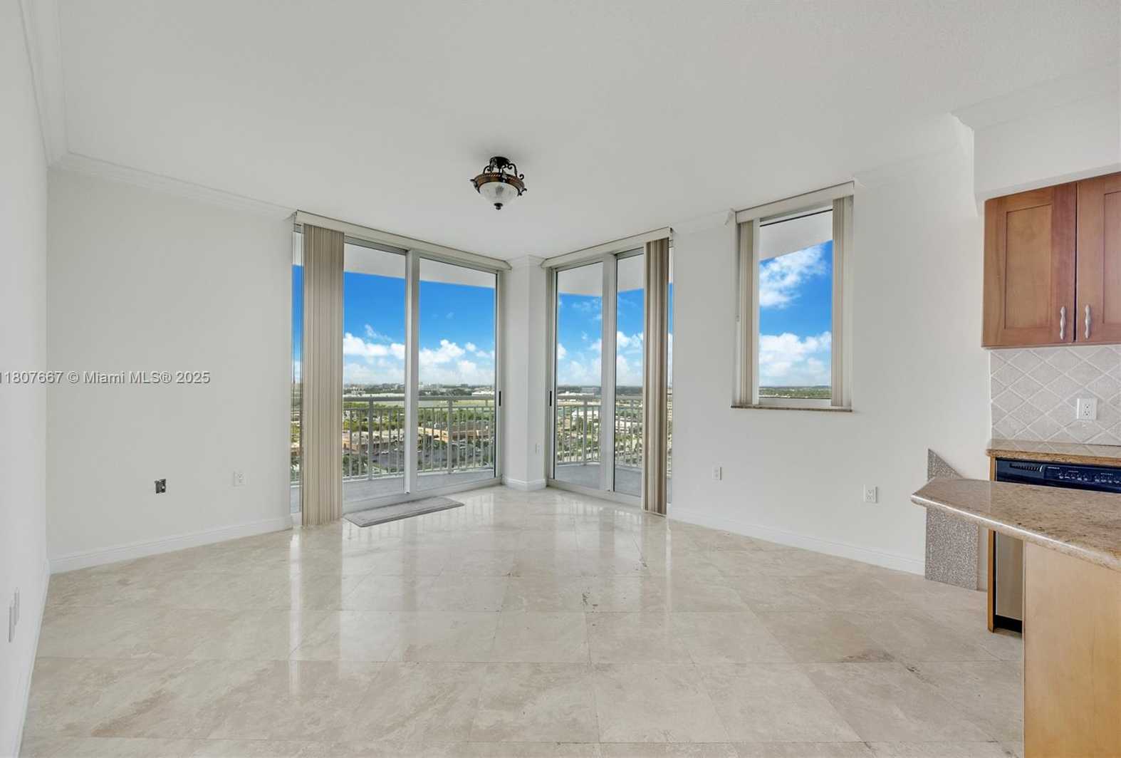 Small Image of 1745 EAST HALLANDALE BEACH BLVD #1607W, Hallandale Beach Number 3