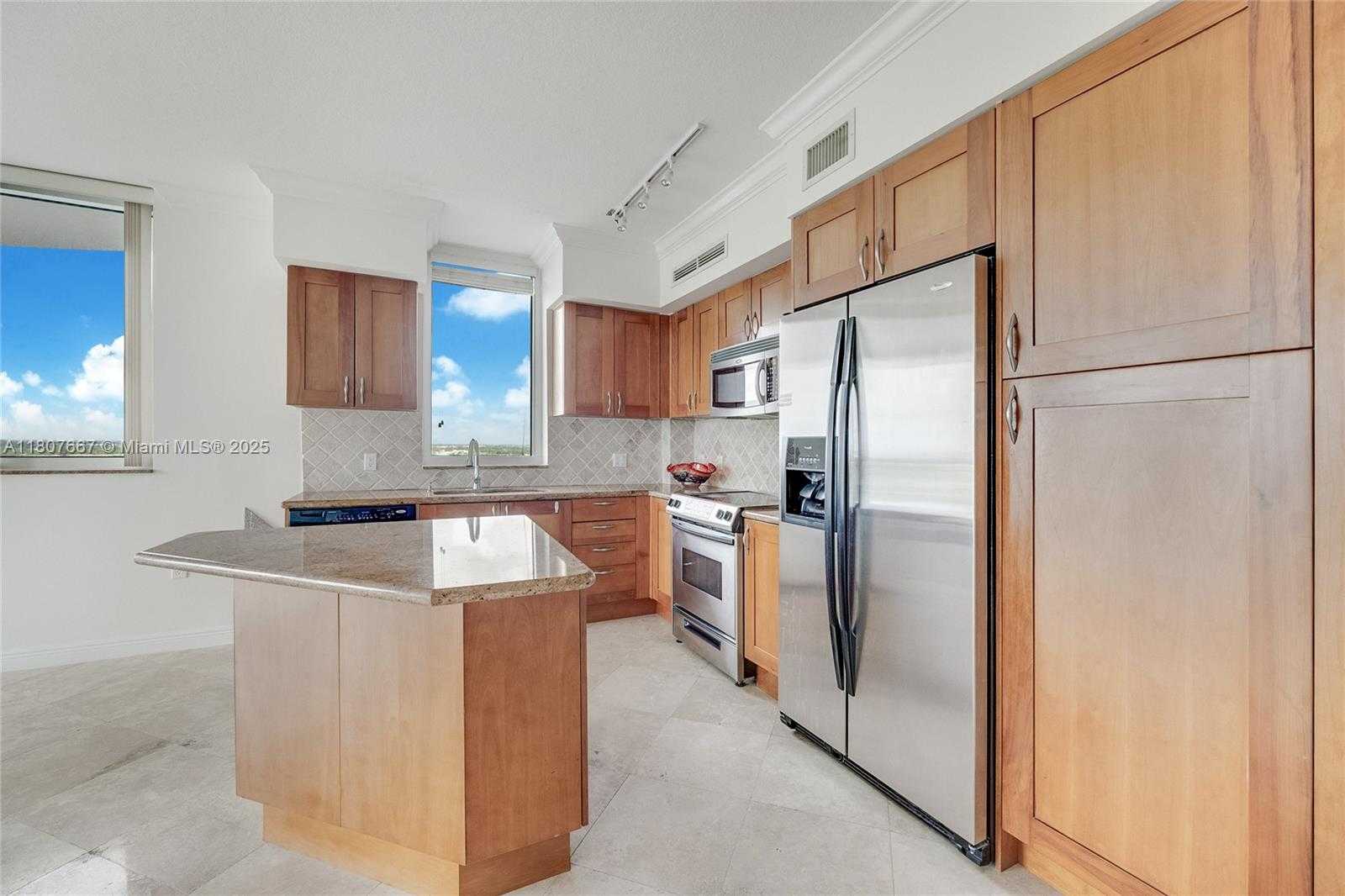 Small Image of 1745 EAST HALLANDALE BEACH BLVD #1607W, Hallandale Beach Number 5