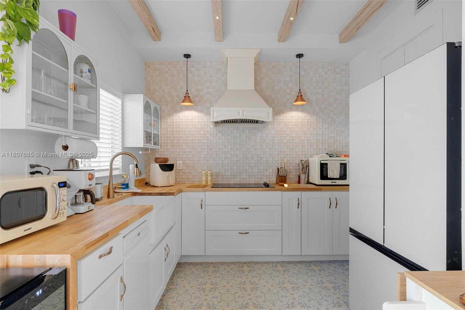Small Image of 7469 NORTH WEST 179TH ST, Hialeah Number 12