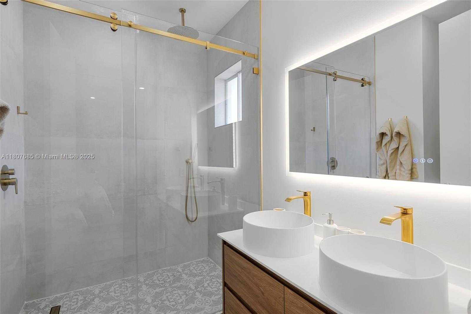 Small Image of 7469 NORTH WEST 179TH ST, Hialeah Number 18