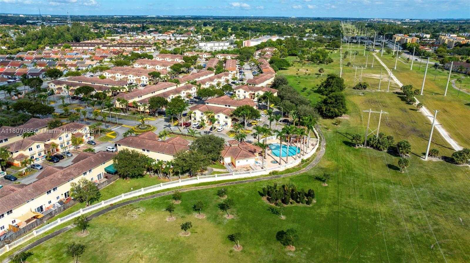 Small Image of 7469 NORTH WEST 179TH ST, Hialeah Number 30