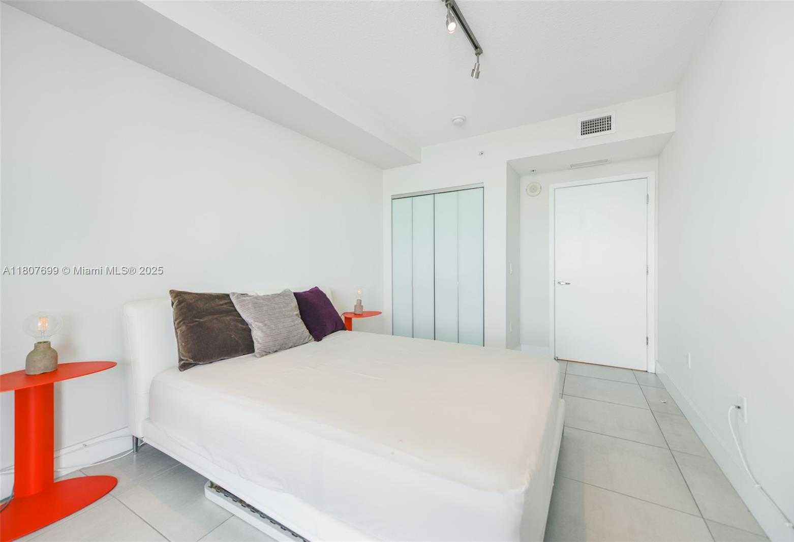 Small Image of 6700 INDIAN CREEK DR #1005, Miami Beach Number 21
