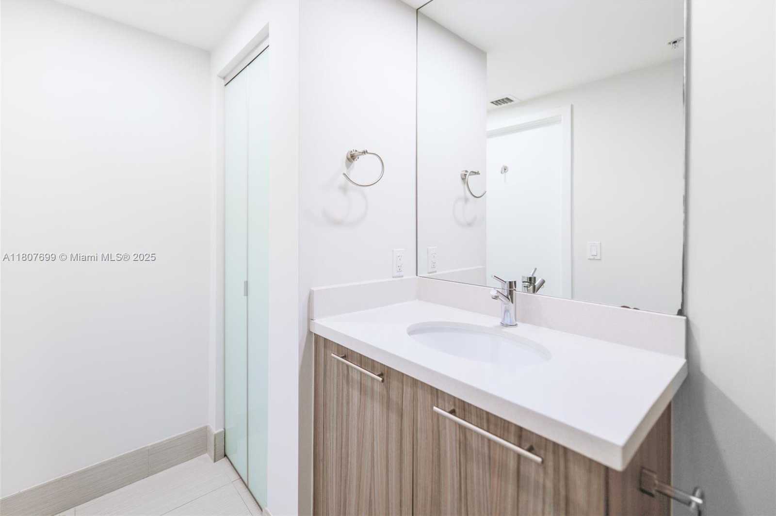 Small Image of 6700 INDIAN CREEK DR #1005, Miami Beach Number 24