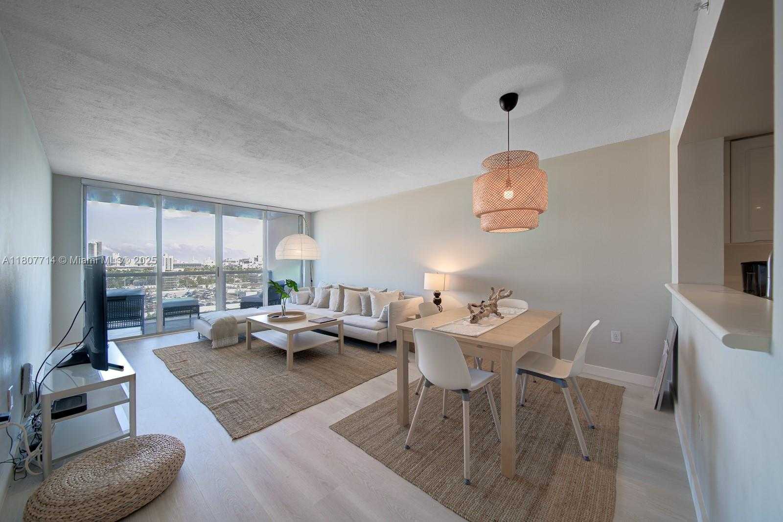 Small Image of 1900 SUNSET HARBOUR DR #1005, Miami Beach Number 10