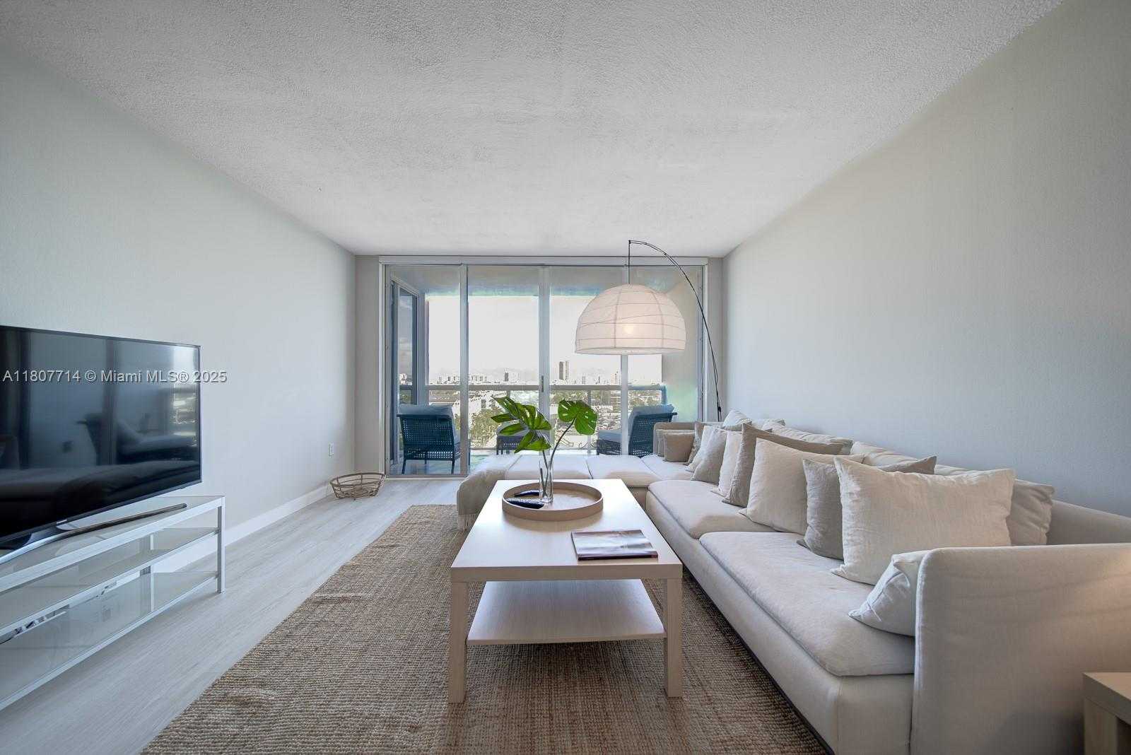 Small Image of 1900 SUNSET HARBOUR DR #1005, Miami Beach Number 12
