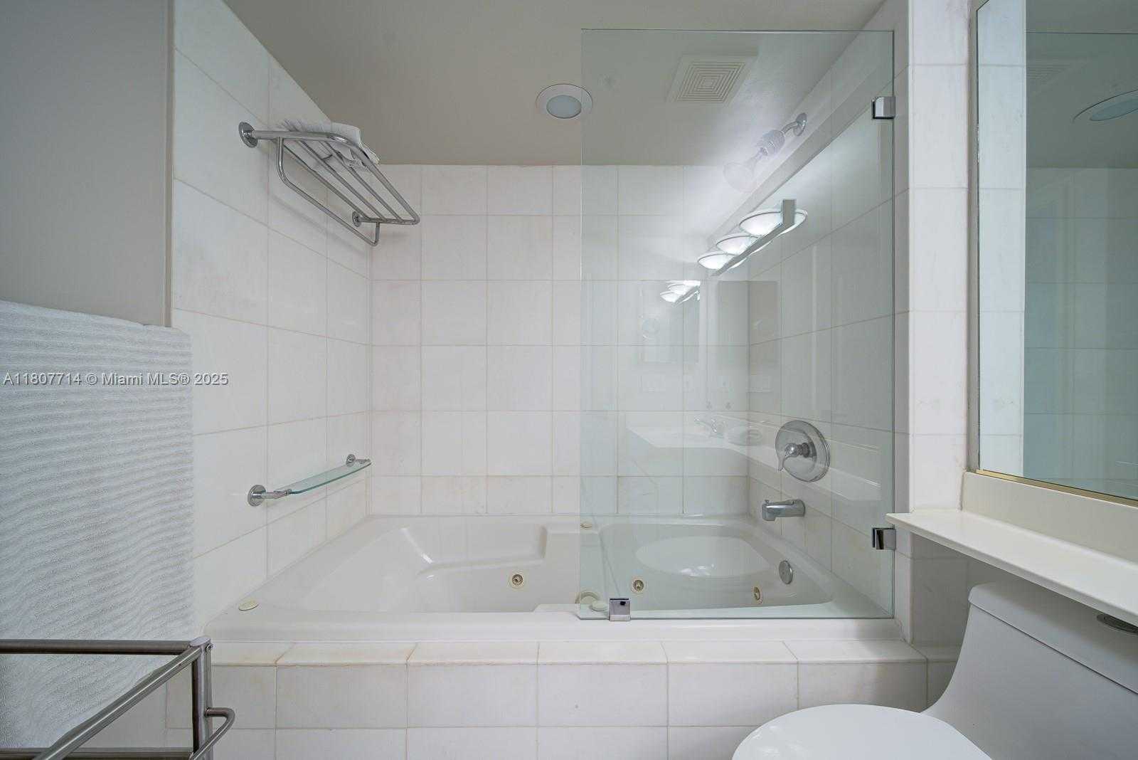 Small Image of 1900 SUNSET HARBOUR DR #1005, Miami Beach Number 13