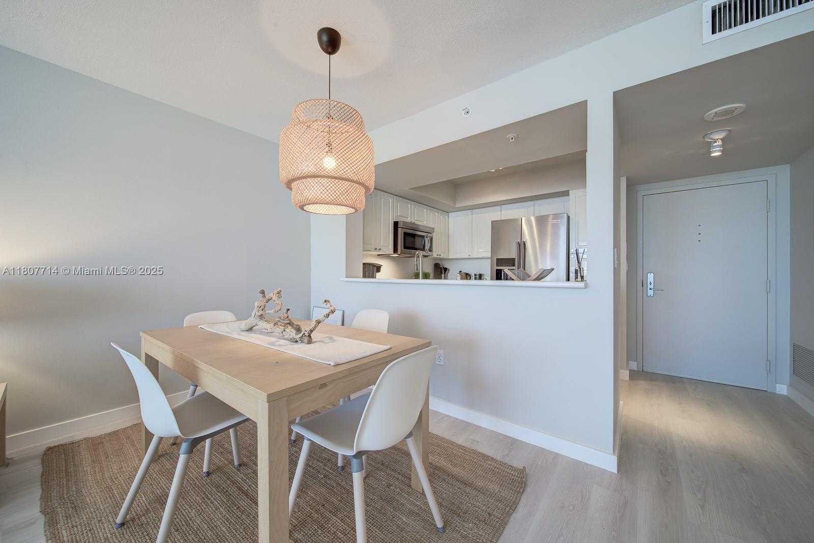 Small Image of 1900 SUNSET HARBOUR DR #1005, Miami Beach Number 5