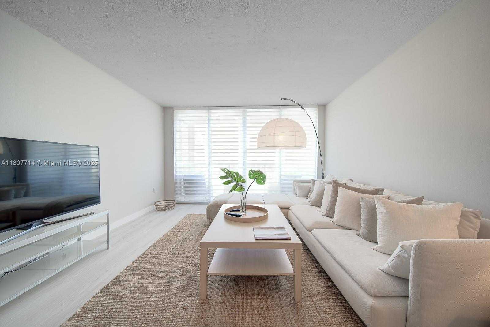 Small Image of 1900 SUNSET HARBOUR DR #1005, Miami Beach Number 7