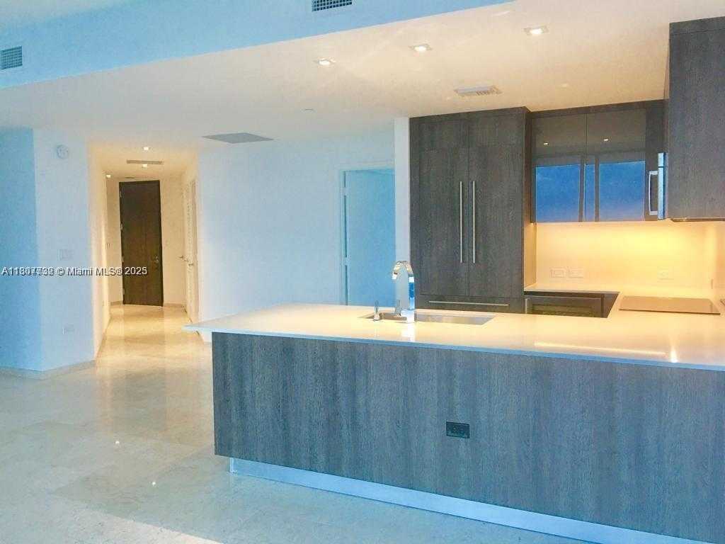Small Image of 88 SOUTH WEST 7TH ST #3402, Miami Number 3