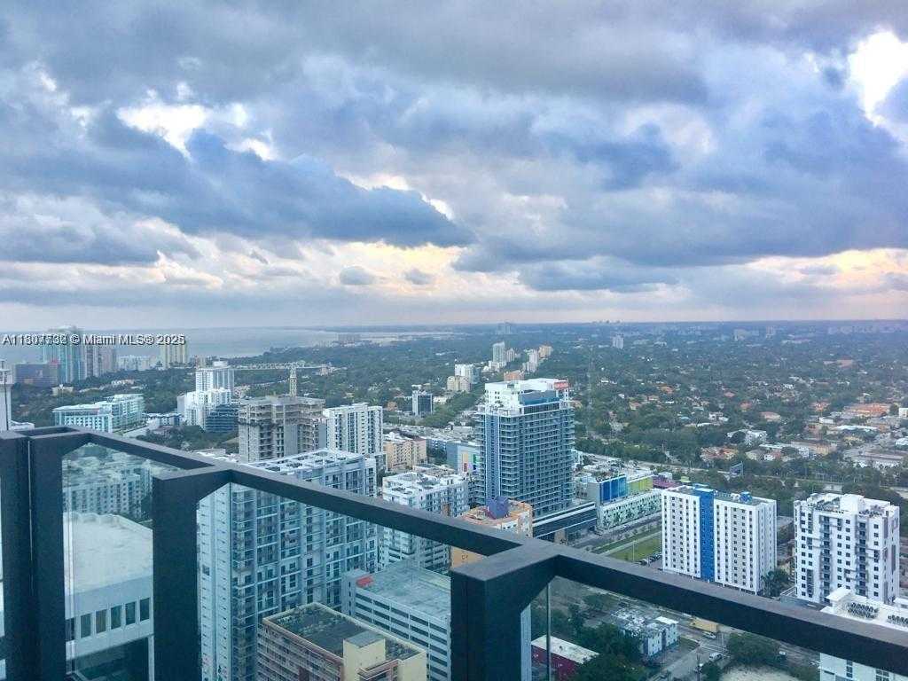 Small Image of 88 SOUTH WEST 7TH ST #3402, Miami Number 6