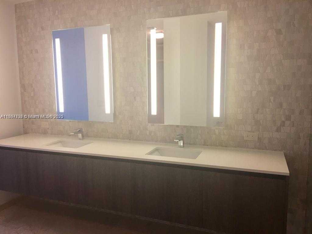 Small Image of 88 SOUTH WEST 7TH ST #3402, Miami Number 9