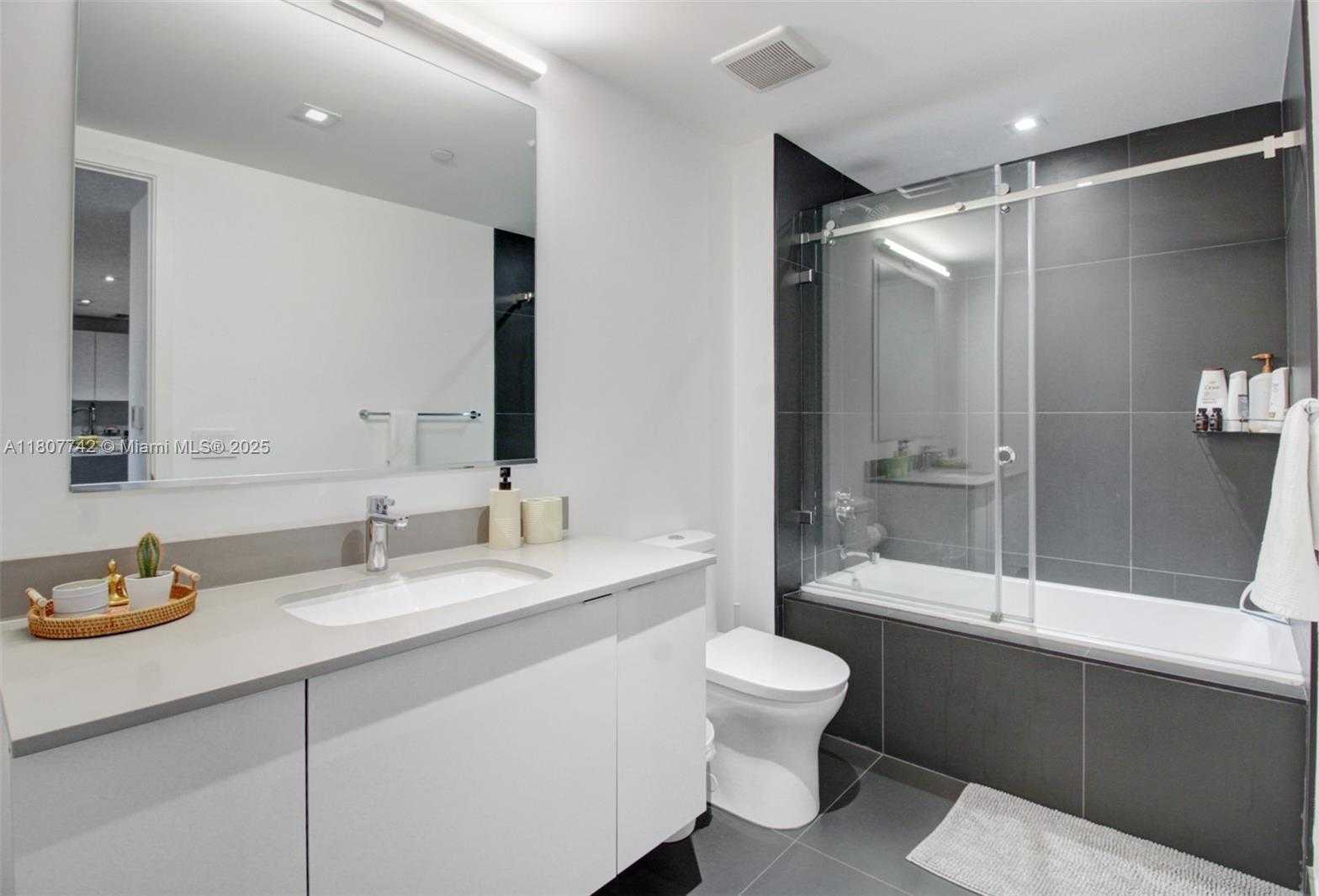 Small Image of 1600 NORTH EAST 1ST AVE #2207, Miami Number 13