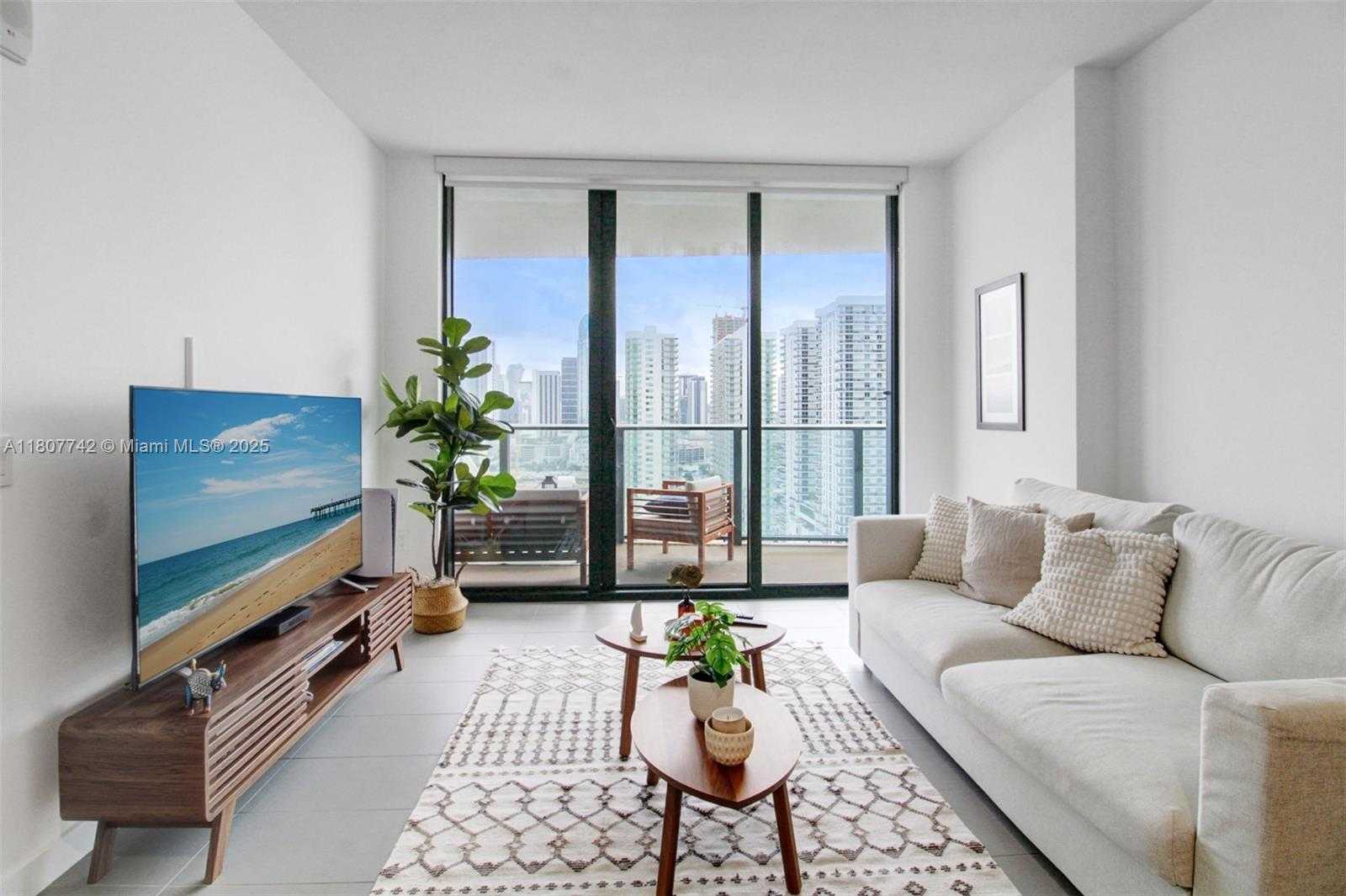 Small Image of 1600 NORTH EAST 1ST AVE #2207, Miami Number 7