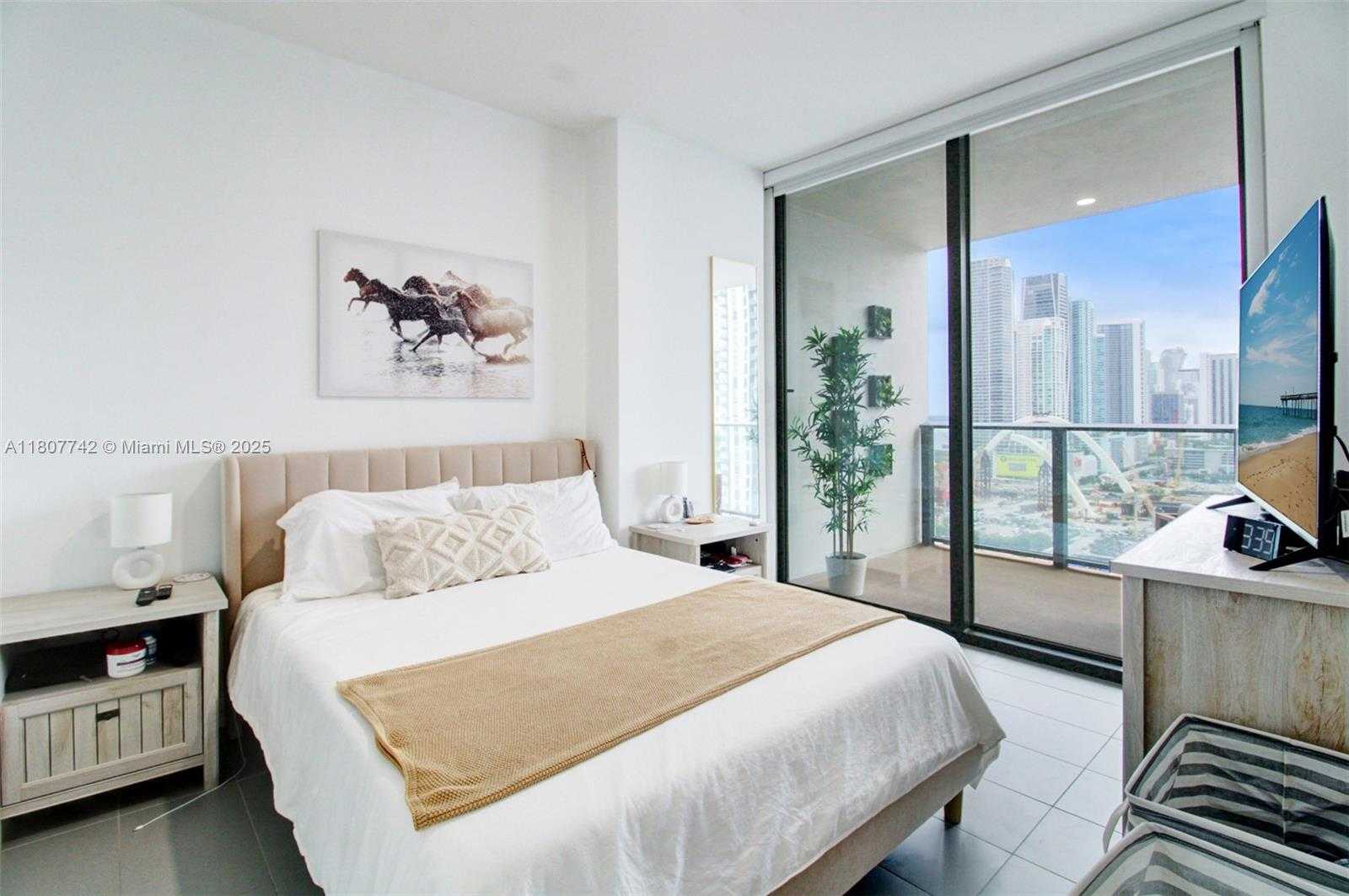 Small Image of 1600 NORTH EAST 1ST AVE #2207, Miami Number 9