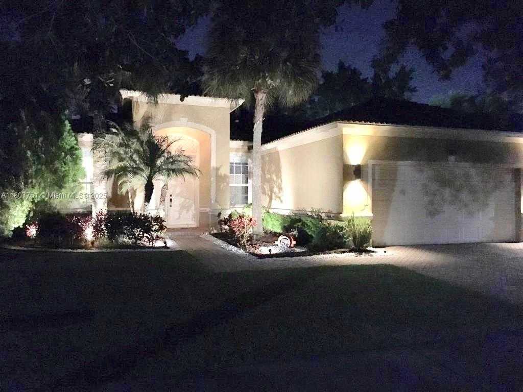 Small Image of 4400 EAST SENECA AVE, Weston Number 5