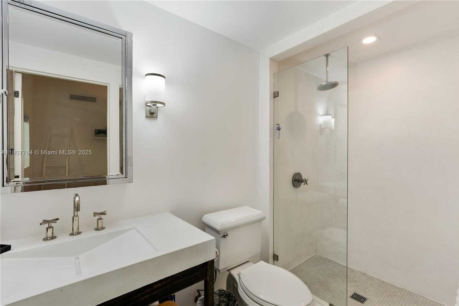 Small Image of 270 ISLAND DR, Key Biscayne Number 11