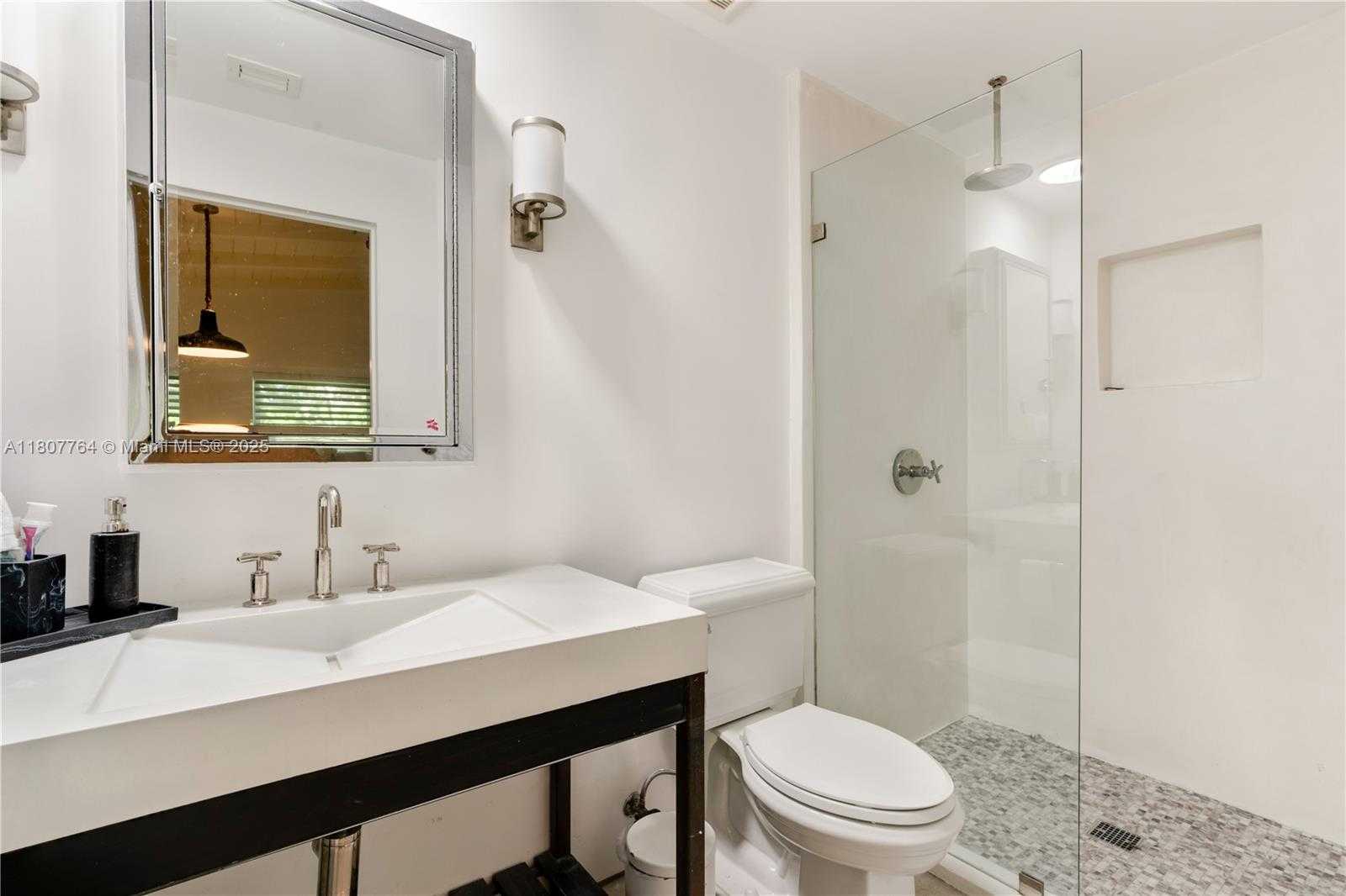 Small Image of 270 ISLAND DR, Key Biscayne Number 15