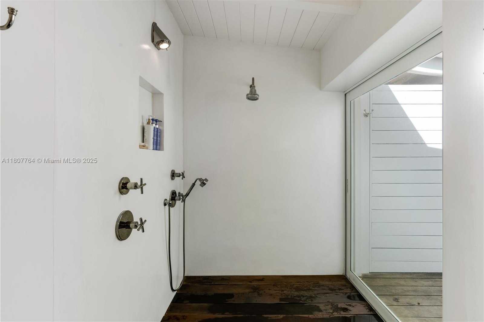 Small Image of 270 ISLAND DR, Key Biscayne Number 16