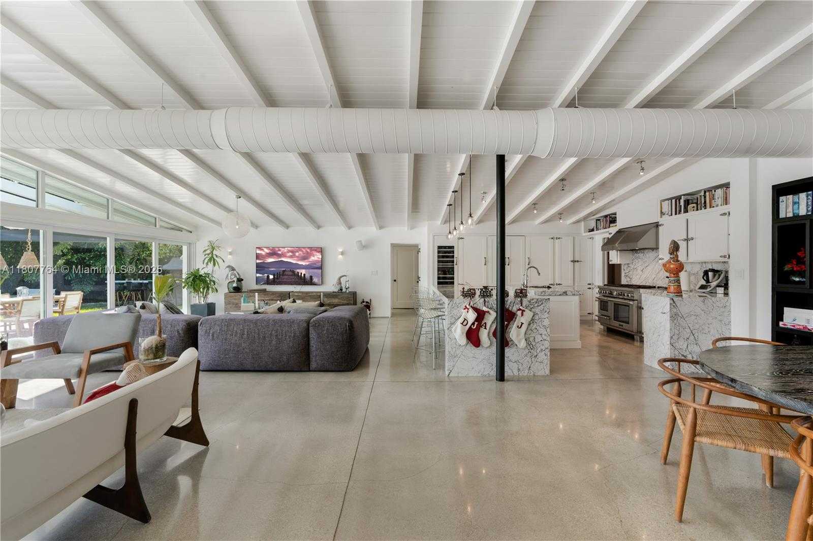 Small Image of 270 ISLAND DR, Key Biscayne Number 5
