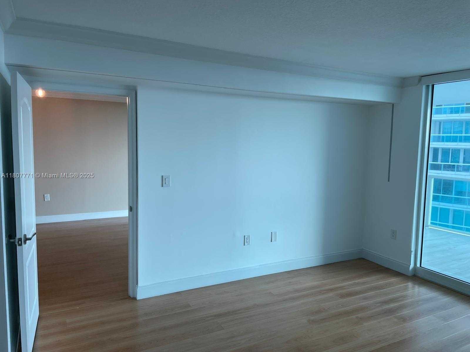 Small Image of 2101 BRICKELL AVE #1709, Miami Number 11