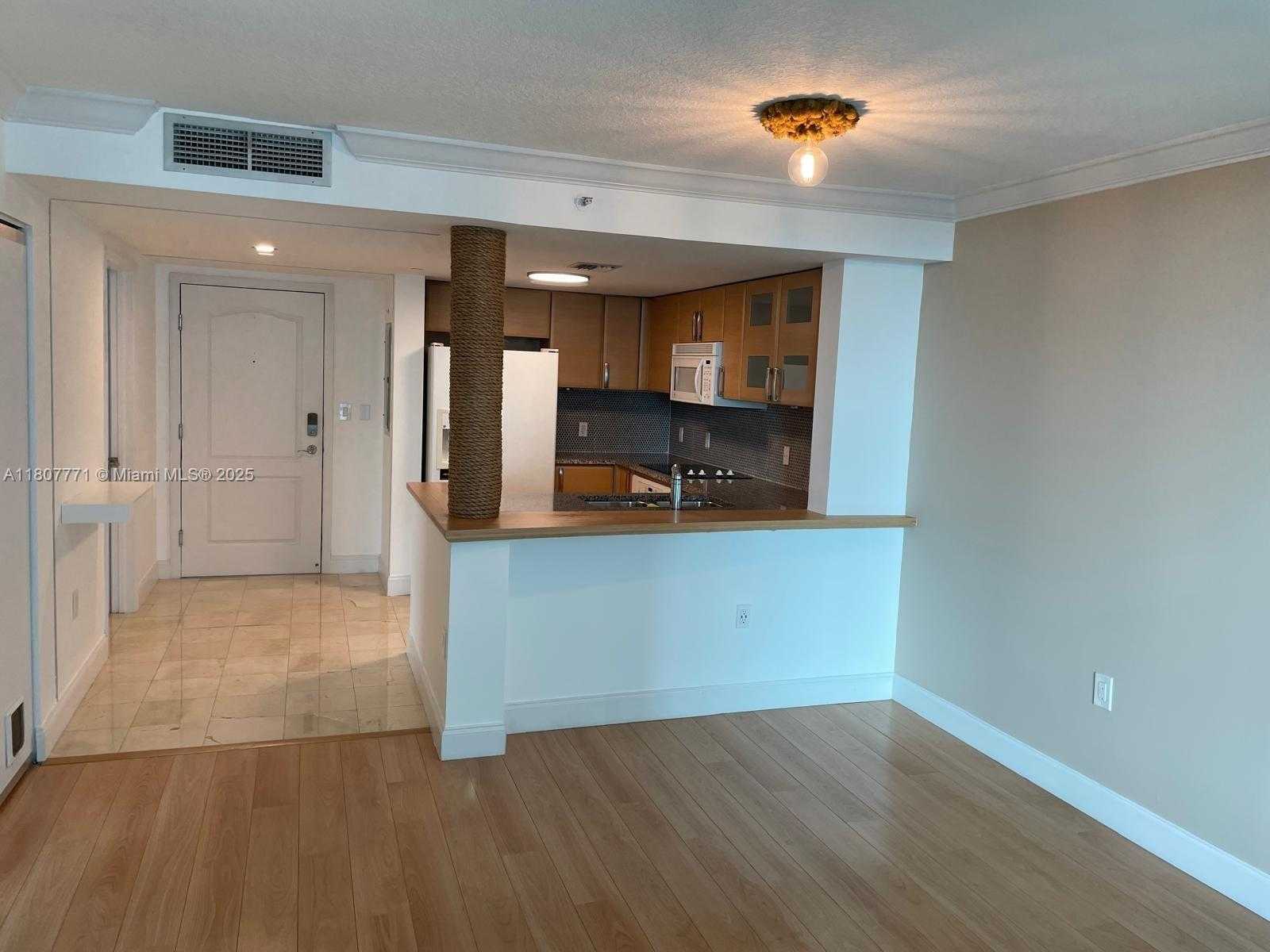 Small Image of 2101 BRICKELL AVE #1709, Miami Number 9
