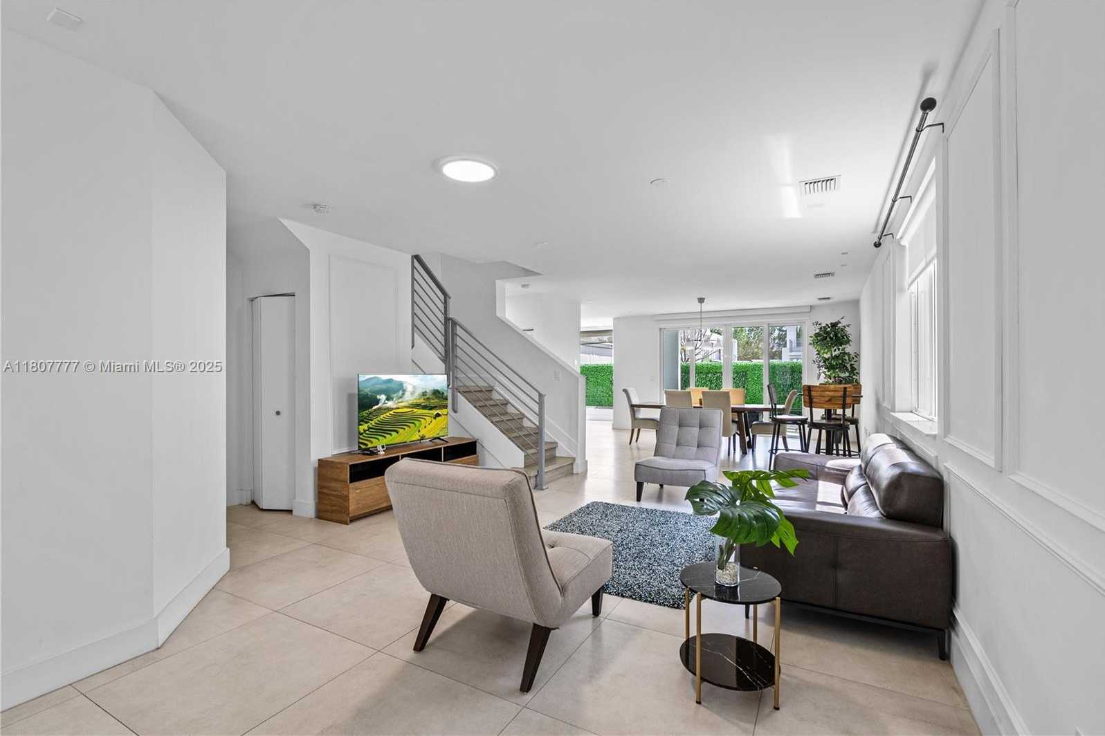 Small Image of 10330 NORTH WEST 68TH ST, Doral Number 12
