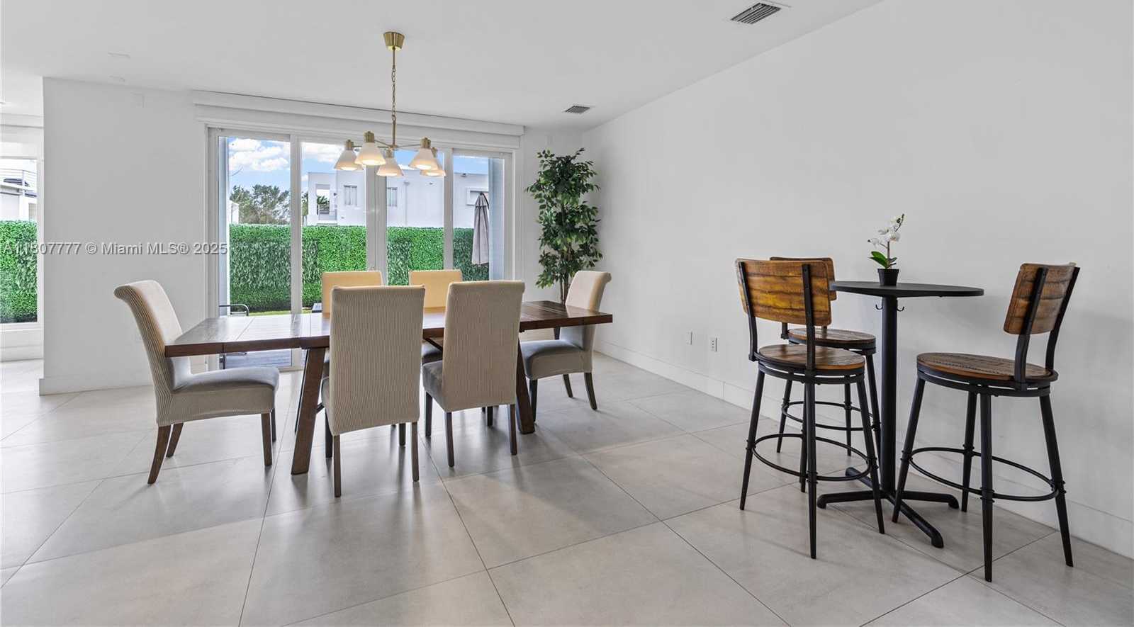 Small Image of 10330 NORTH WEST 68TH ST, Doral Number 14