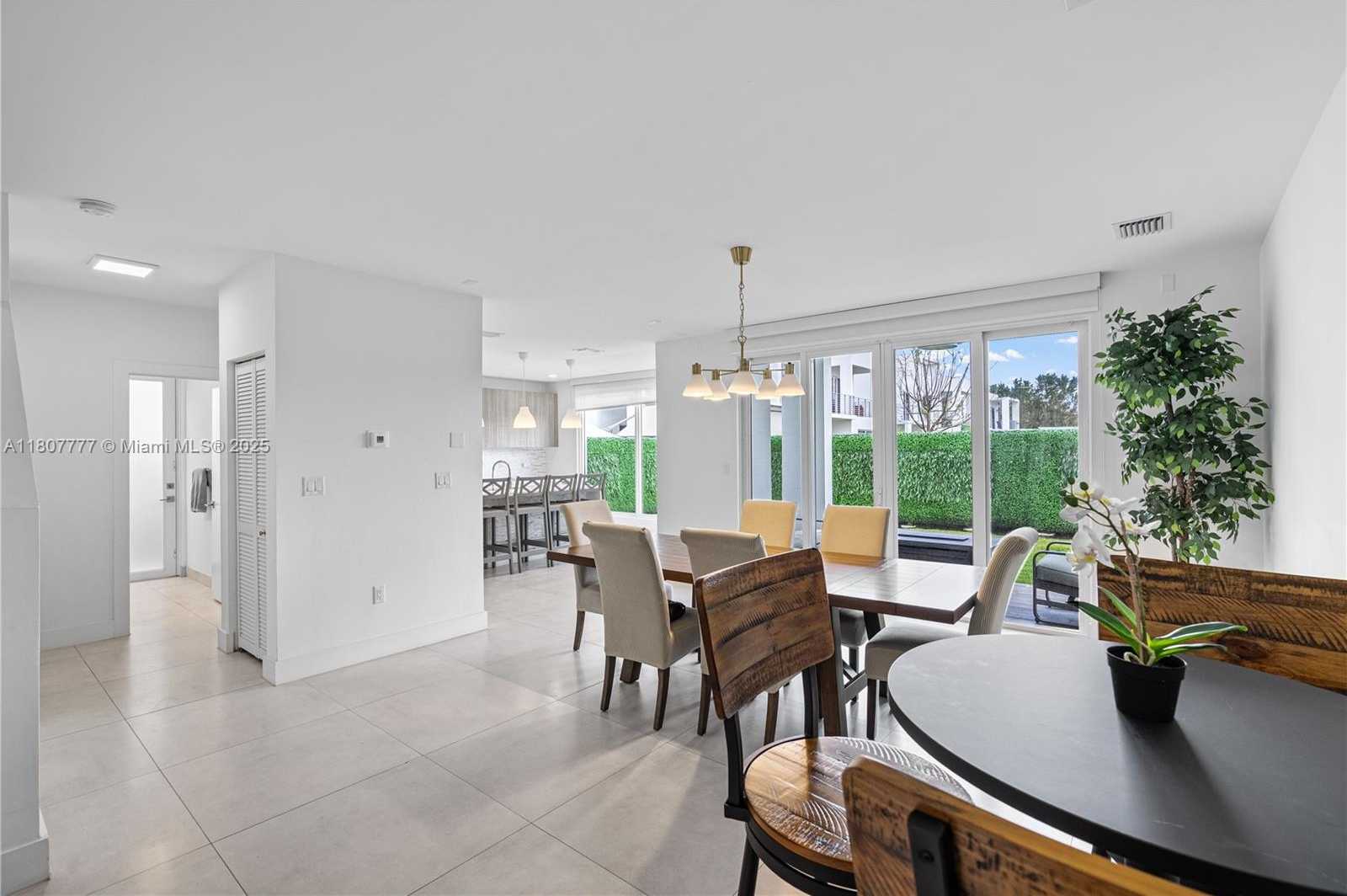 Small Image of 10330 NORTH WEST 68TH ST, Doral Number 15