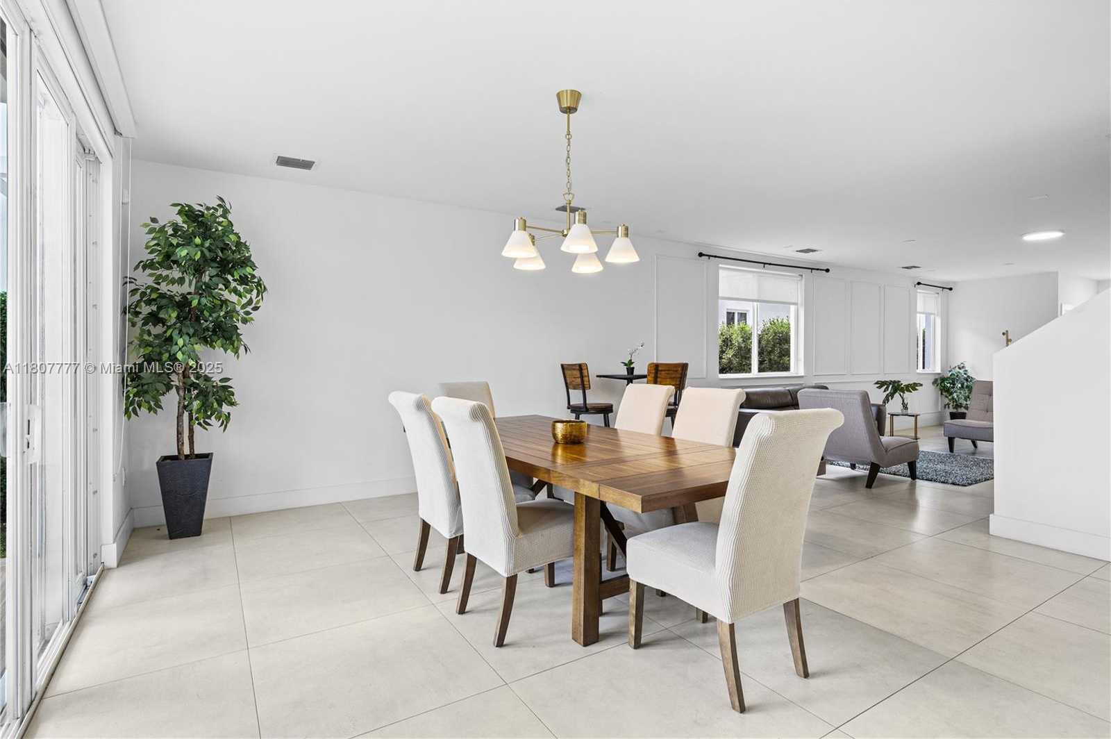 Small Image of 10330 NORTH WEST 68TH ST, Doral Number 17