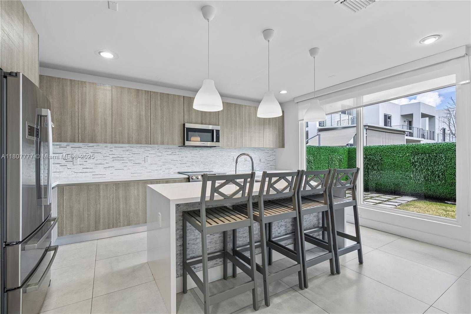 Small Image of 10330 NORTH WEST 68TH ST, Doral Number 19